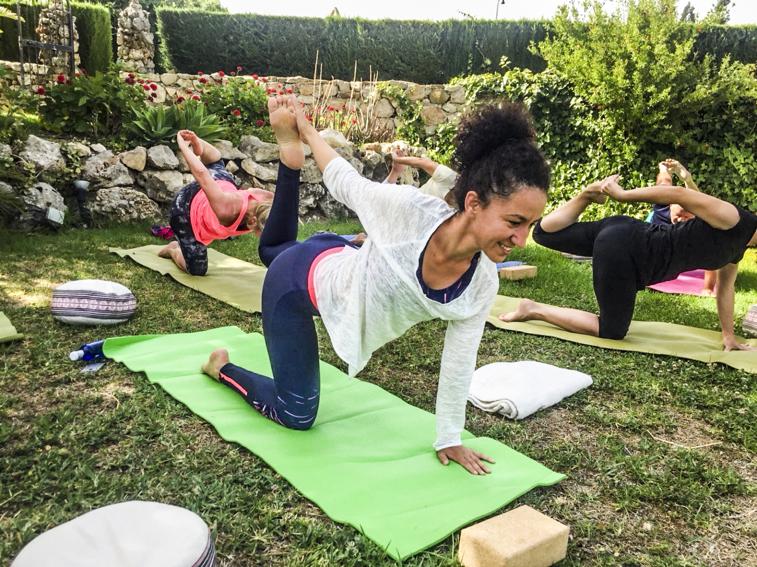Clases de Yoga y retiros de formación para profesores de Yoga en nuestras instalaciones de Cortijo Las Monjas